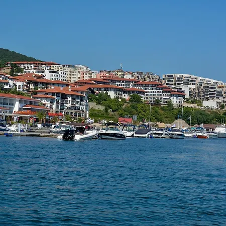Olymp Aparthotel Свети-Влас