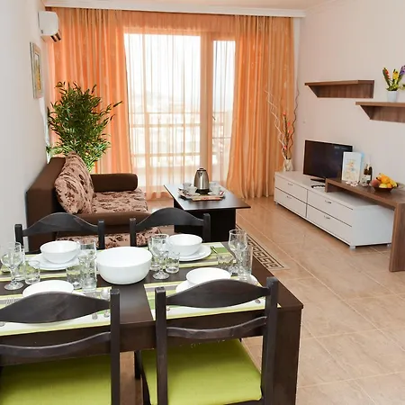 Olymp Aparthotel 4* Свети-Влас