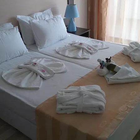 Olymp Aparthotel Свети-Влас